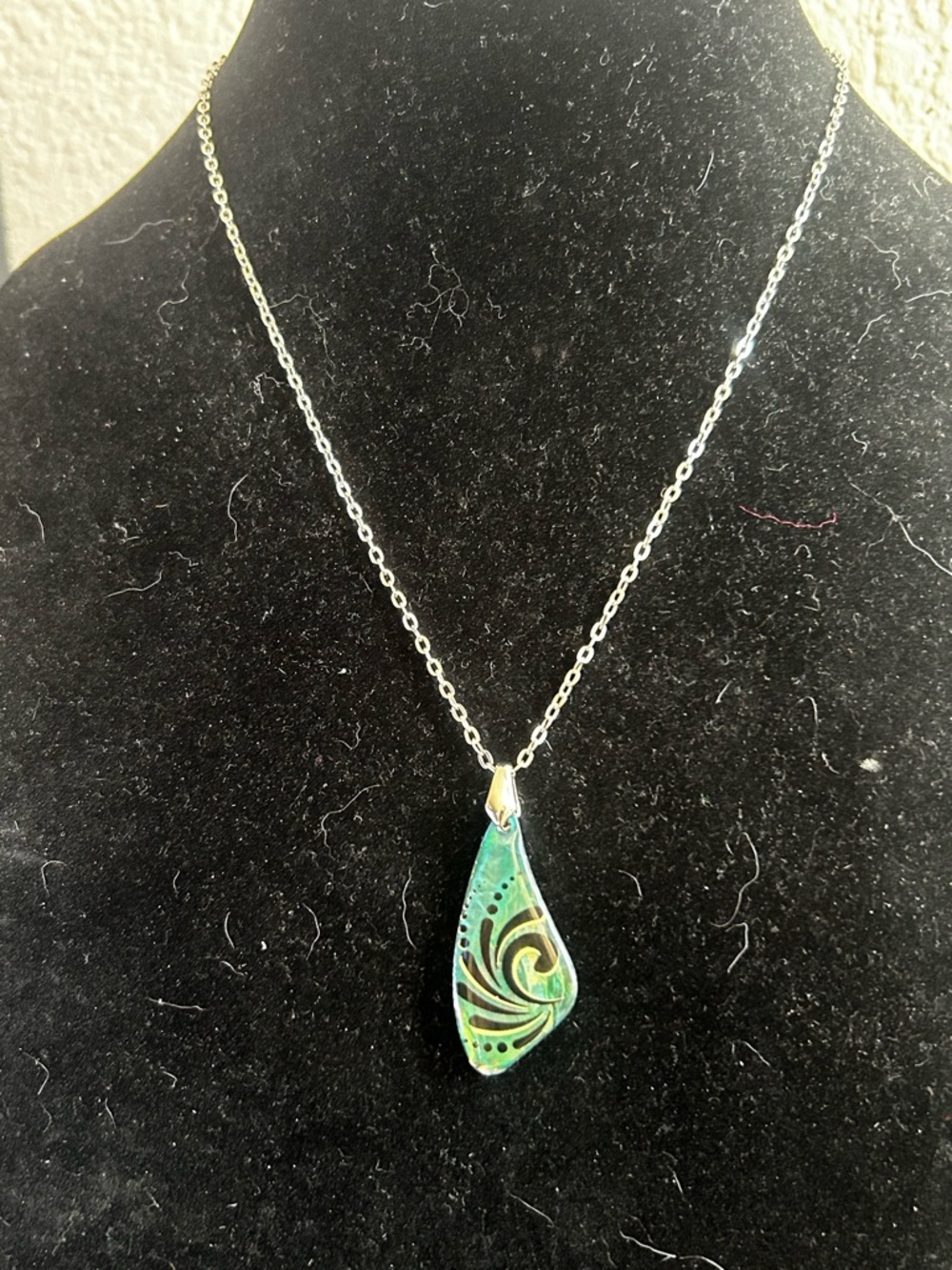 Green Swirl Teardrop Pendant Necklace - Unbranded